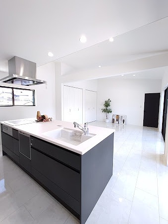 【平屋】高級感あふれるモノトーンのお家