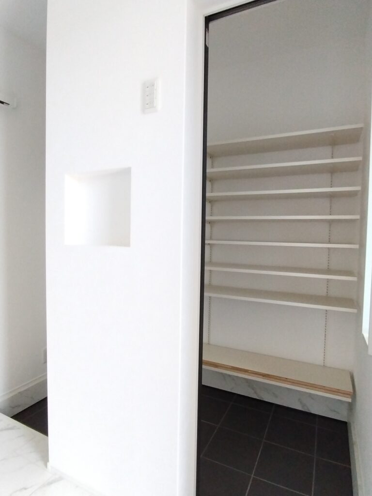 【平屋】モノトーンでつくるスタイリッシュな平屋